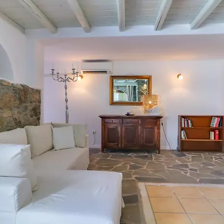 Seablue Houlakia (Mykonos)