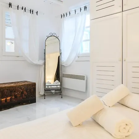 Seablue * Houlakia (Mykonos)