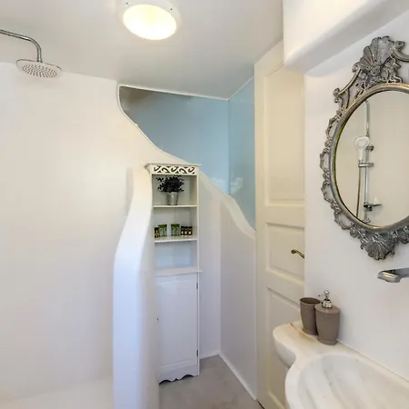 Seablue Houlakia (Mykonos)